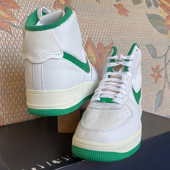 Nike Air Force 1 Sculpt

Men’s Shoes
White/Sail/Stadium Green
DQ5007-100 - Picture 11 of 16